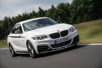 BMW M 235i Coupe Performance title=